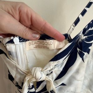 Beach sun dress. Never worn! Size small.